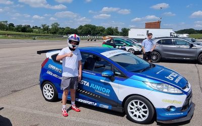LICENCE TO RACE PASSING JUNIOR ARDS AT MALLORY PARK